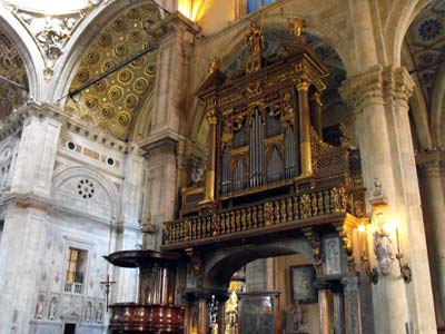 The Como Cathedral (Duomo) - Lake Como, Italy