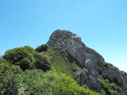 Corno di Canzo Centrale (1368 m) | From Gajum to the Central Horn of Canzo