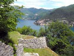 Sentee di Sort (380 m) - Moltrasio | Excursion from Moltrasio to the Bugone lodge