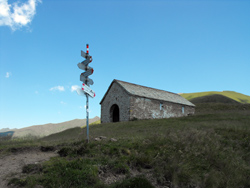 Sant'Amate oratory (1623 m) | Circular hike from Breglia to Monte Grona