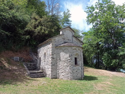 Tempietto di San Fedelino (200 m) | Excursion from Sorico to San Fedelino