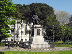 Monument to Alessandro Manzoni - Lecco