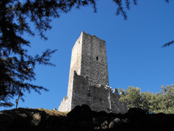 Castello del Baradello (420 m) | Loop hike in Spina Verde Park