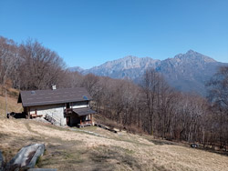 Alpe di Piano (940 m) - Valbrona | Excursion from Onno to Mount Megna