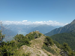 Mount Legnoncino (1711 m) | From Sueglio to Mount Legnoncino